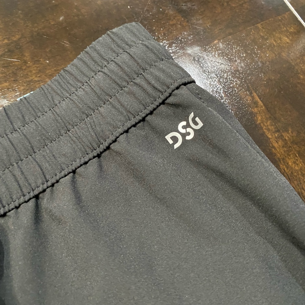Women's DSG Mid-Rise 3" Inseam Stride Shorts Moisture Wicking New Black Sz XL - Picture 6 of 10